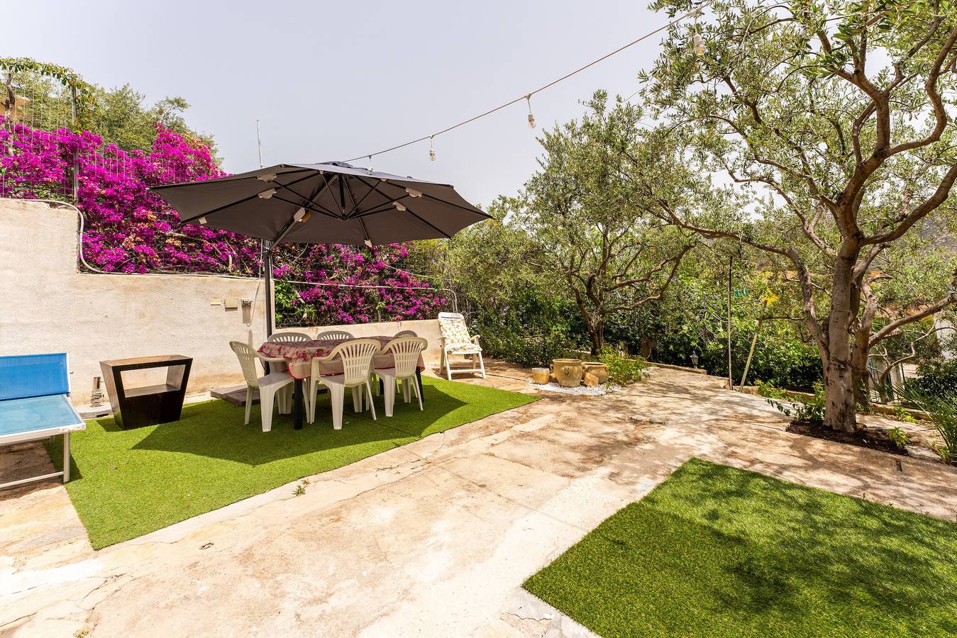 Casa de vacaciones 'Villetta Degli Ulivi' con terraza privada, jardín privado y aire acondicionado in Solanas, Comune di Sìnnia