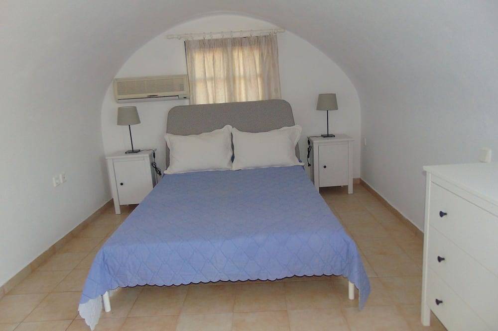 Apartamento entero, Soleado apartamento con vistas al mar in Agios Georgios (Santorini), Santorini
