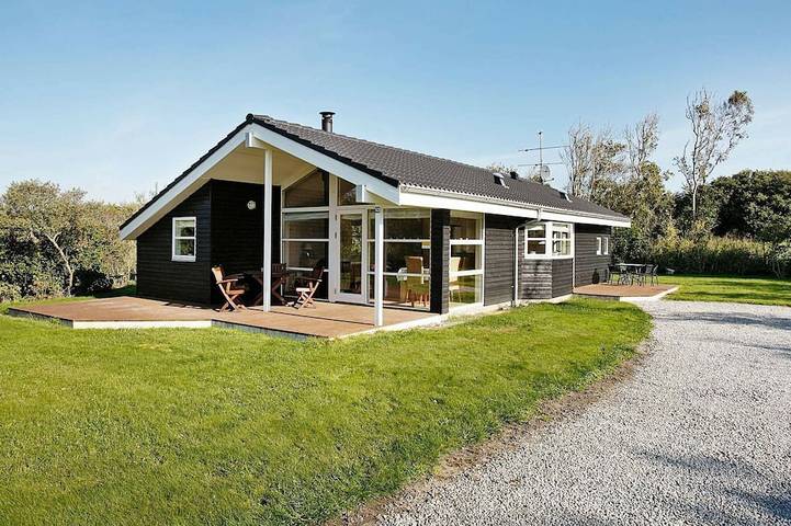 Ferienhaus für 8 Personen, mit Terrasse und Pool sowie Sauna, mit Haustier in Kærgården
