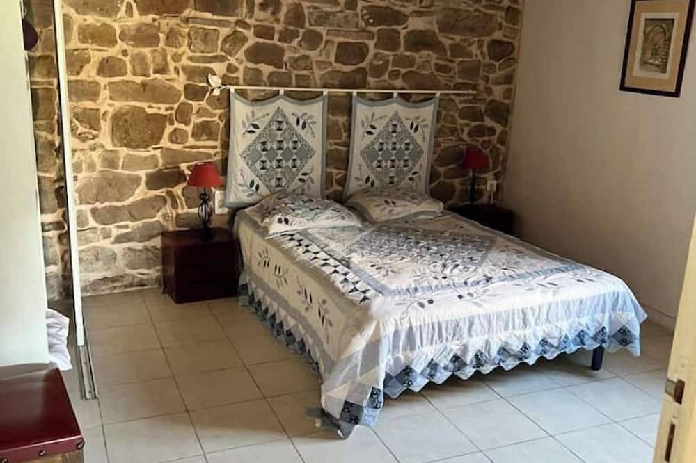 Gite Grenouille, Single-storey house in a quiet location in Avène, Lodève region