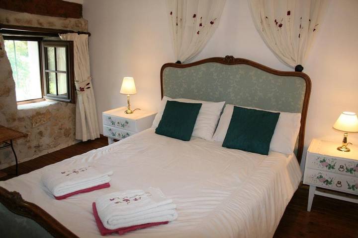 Location de vacances pour 6 personnes, avec vue et sauna ainsi que piscine et jardin, animaux acceptés à Saint-Privat-des-Prés - 2