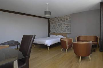 Chalet pour 14 Personnes dans Soulages-Bonneval, L'Aubrac, Photo 2