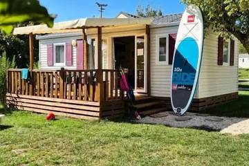 Mobil home pour 5 personnes, avec terrasse à Sévérac-le-Château
