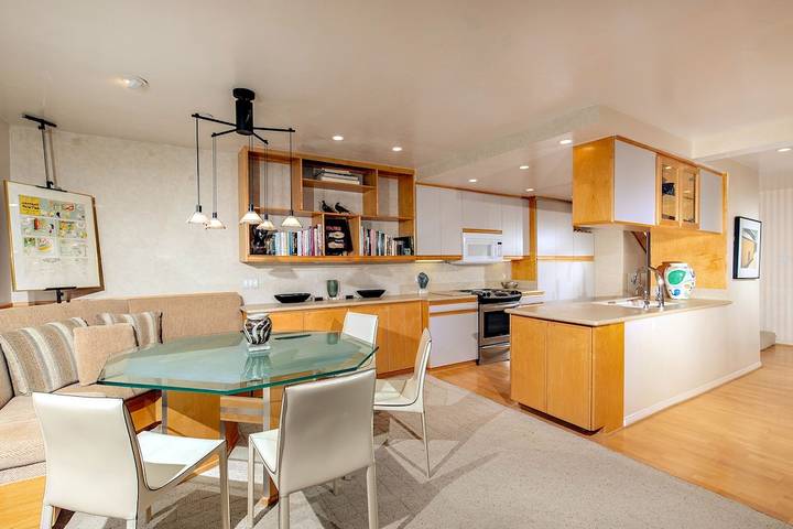 Vacation rental for 2 people, with hot tub and pool as well as balcony and sauna in Oceanside