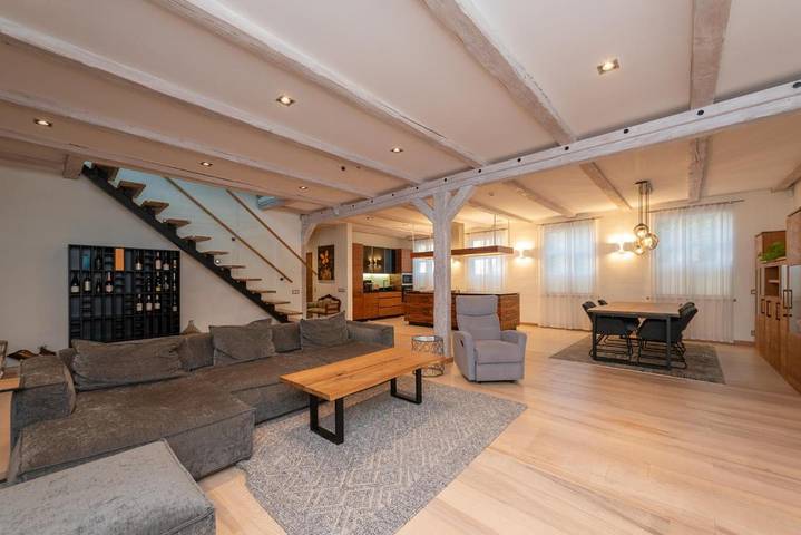 Casa de vacaciones para 6 personas, con jacuzzi además de sauna y jardín en Estonia