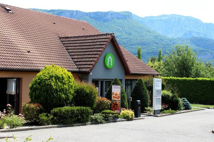 Hôtel pour 2 personnes, avec Terrasse ainsi que Jardin et Vue à Moirans