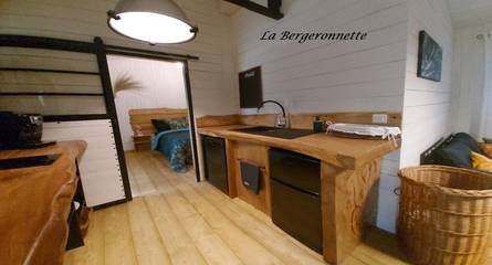 Maison de campagne pour 4 personnes, avec vue ainsi que piscine et terrasse à Queyrac