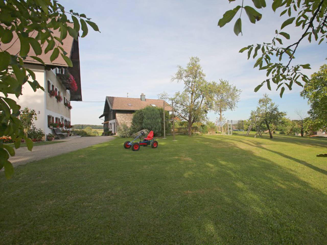 Ganze Ferienwohnung, Lapperhof - Ferienwohnung bis 6 Pers. im 1. Og, Balkon, 100 qm in Waging am See, Landkreis Traunstein