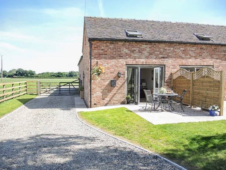Rural Cottage-Full Kitchen-Pets Ok-Paddock in Shropshire