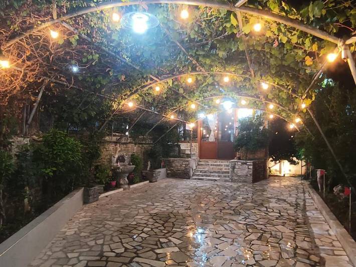 Chambre d’hôte pour 3 personnes, avec jardin et terrasse dans Gjirokastër - 4