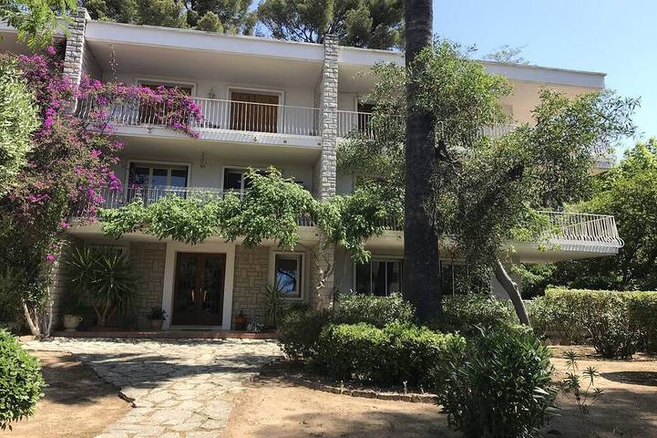 Gîte pour 5 personnes, avec jacuzzi et terrasse dans Office De Tourisme De Saint Cyr Sur Mer