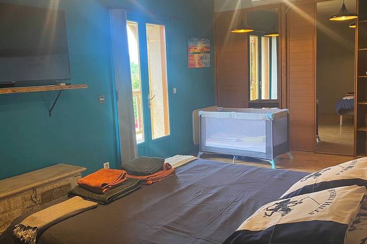 Location de vacances pour 8 personnes, avec jacuzzi et balcon, animaux acceptés à Le Roc - 3