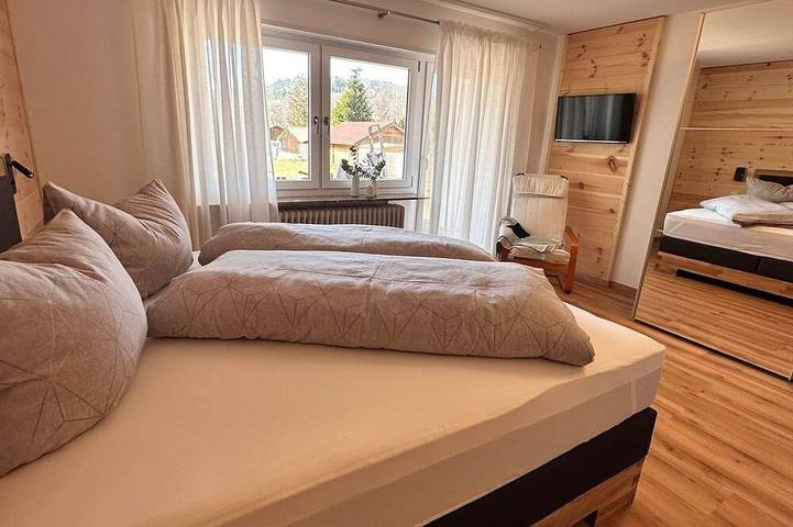 Ferienhaus für 4 Personen, mit Whirlpool und Terrasse sowie Garten und Sauna in Silz (Pfalz) - 4