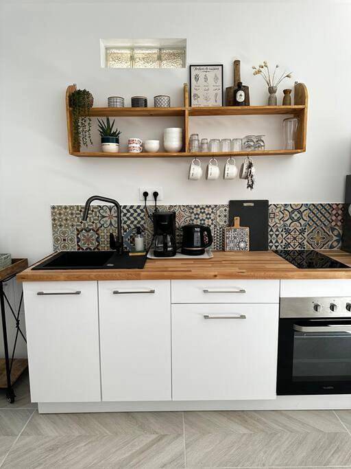 Location de vacances pour 4 personnes, avec terrasse et jardin dans La Chapelle-Saint-Martin-en-Plaine - 4