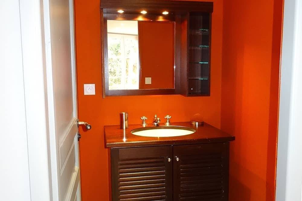 Entire apartment, Beautiful apartment 35m2 Chartres center with parking in Chartres, Chartres region