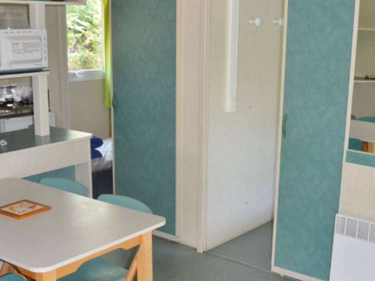 Chalet avec Terrasse - 2 Chambres - 5 Pers. in Monceaux-sur-Dordogne, Région de Tulle