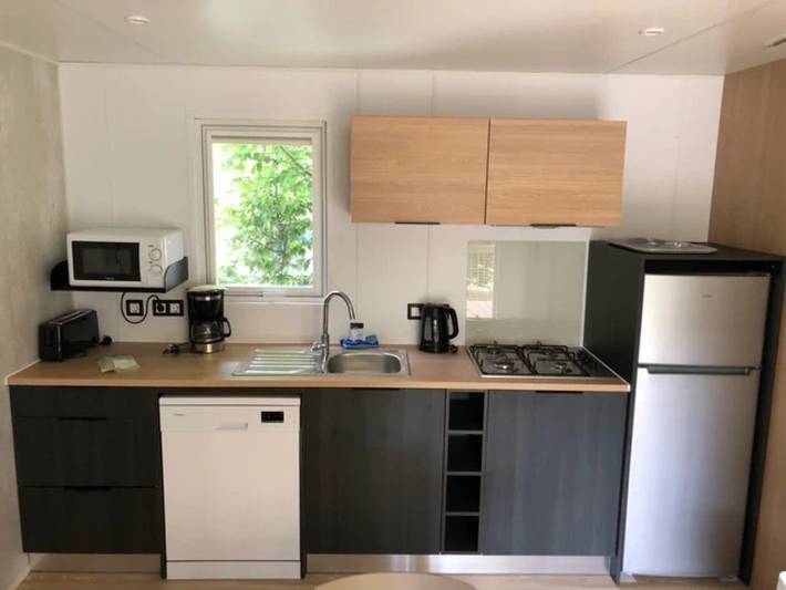 Mobil home pour 6 personnes, avec jacuzzi ainsi que bassin pour enfant et sauna à Apremont - 4