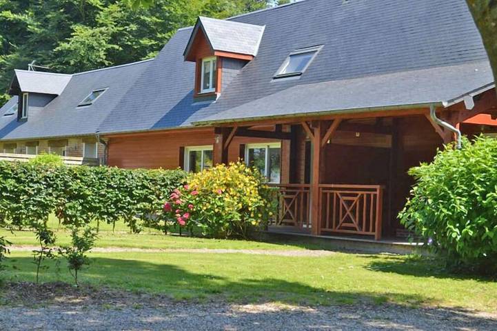 Location de vacances pour 6 personnes, avec jardin et terrasse à Angerville-la-Martel