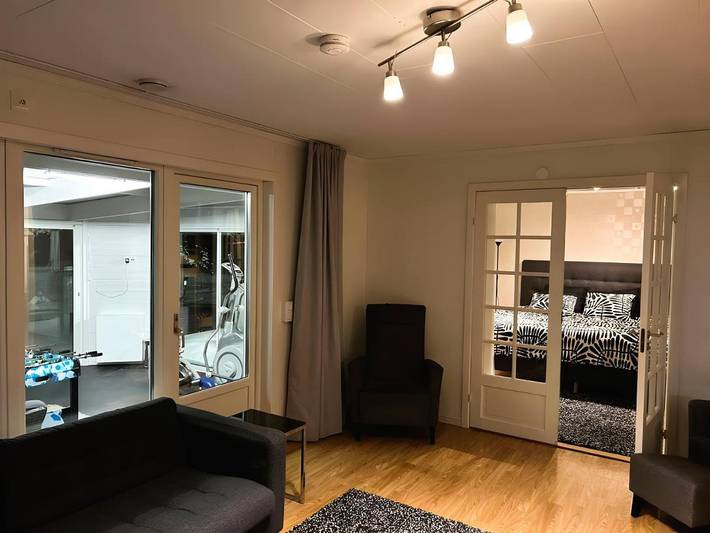 Villa för 10 Personer, med trädgård och bubbelpool i Lindesberg