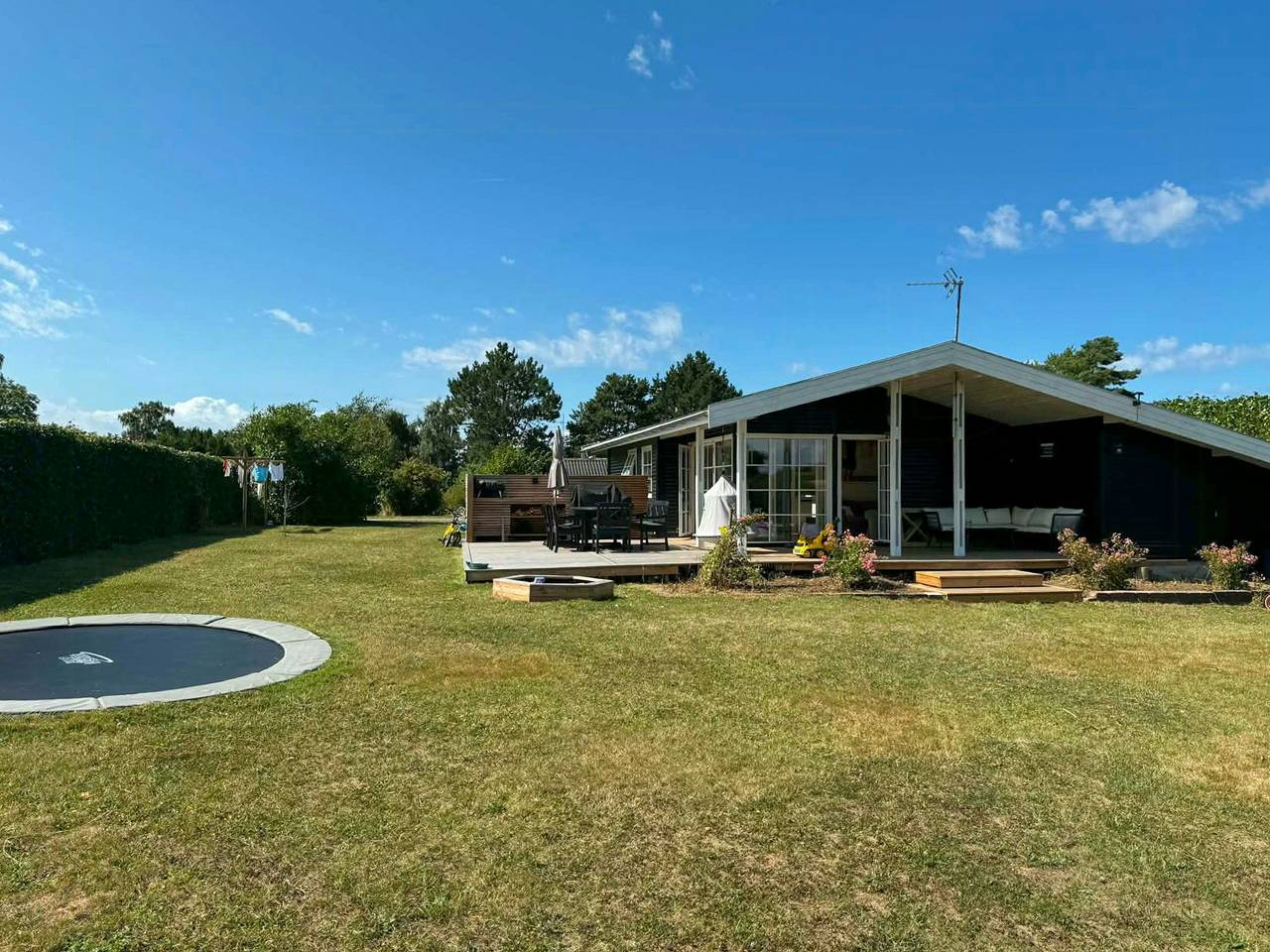 Ferienhaus auf Fejø mit Blick auf die Felder in Strandnähe in Fejø, Schwedische Ostsee