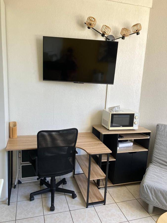 Appartement entier, One-Bedroom Apartment in La Valette-du-Var, Côte méditerranéenne (France)