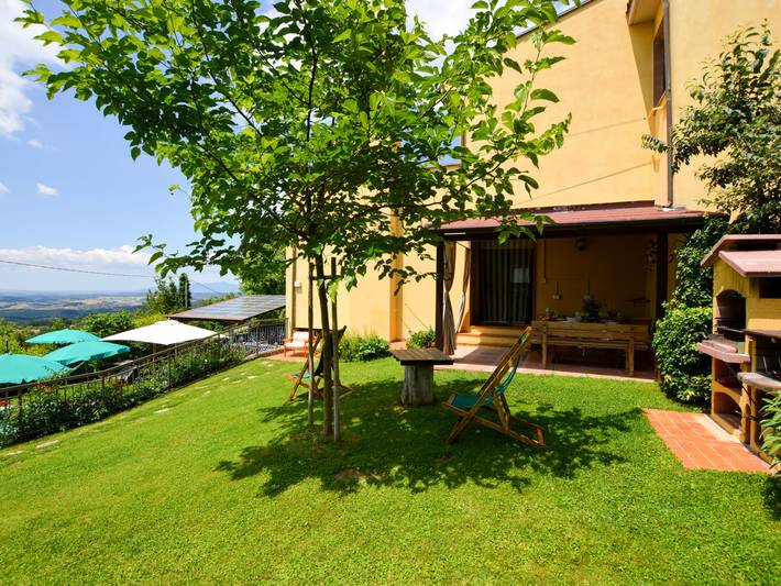 Location de vacances pour 8 personnes, avec terrasse et jardin à Montaione - 3