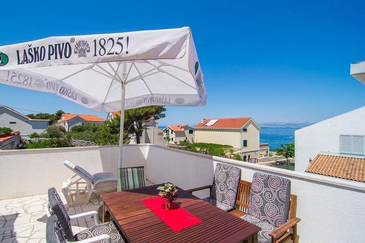 Ferieleilighet for 4 personer, med Balkong / Terrasse i Supetar