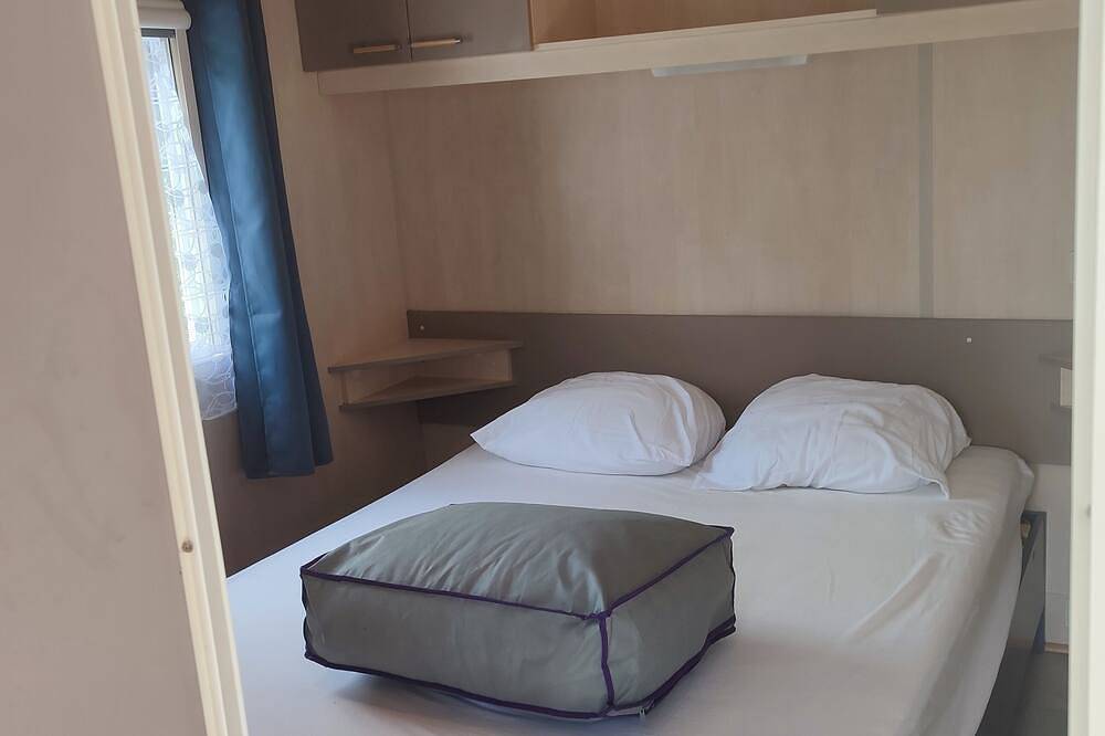 Mobil home 4 pers, sur camping 4 étoiles, avec lagon ,à 7 km de Saumur. in Allonnes, Vallée de la Loire