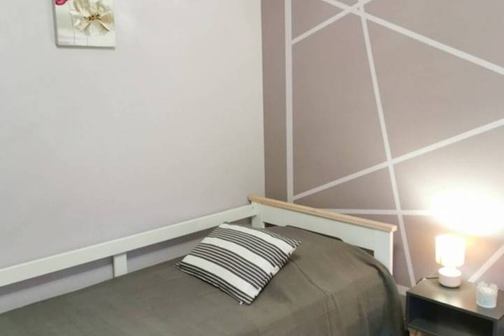 Gîte pour 4 personnes, avec jardin dans Thiel-sur-Acolin - 2