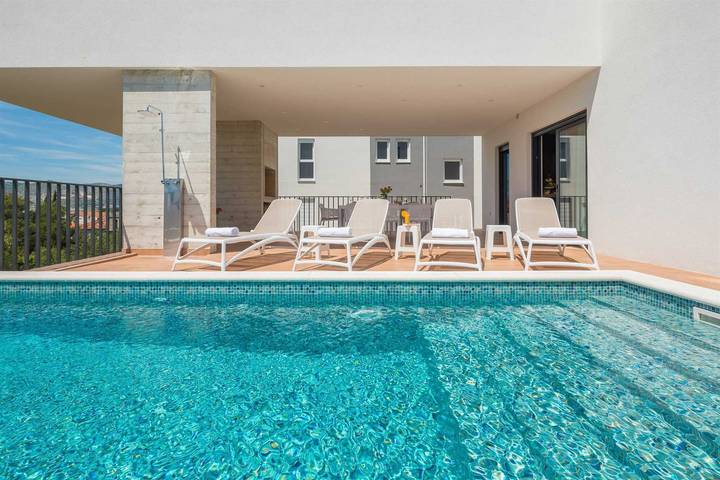 Villa pour 8 personnes à Okrug Gornji - 4