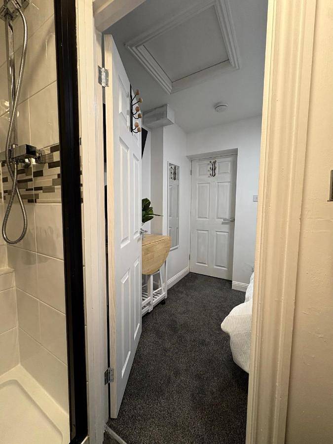 Maison d’hôte pour 2 personnes, avec terrasse et jardin, animaux acceptés à Poole - 2