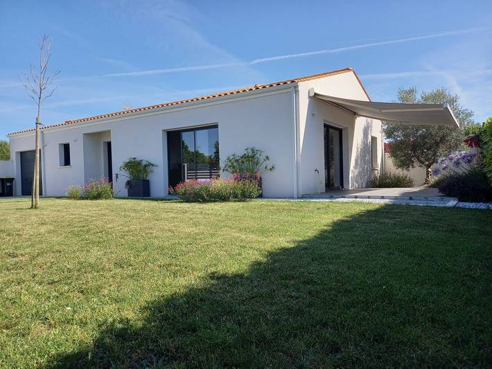 Gîte pour 5 personnes, avec terrasse et jardin dans Courlay Sur Mer - 4