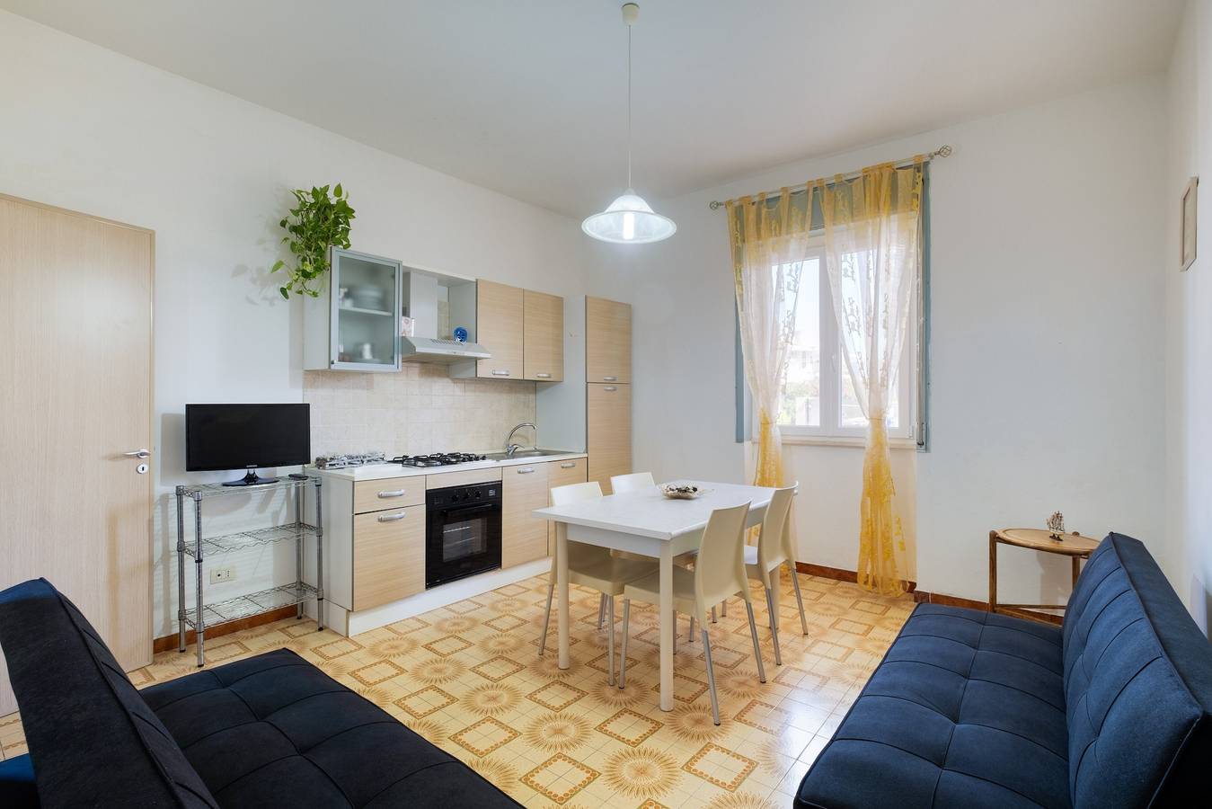 Appartamento intero, Appartamento 'Casa Vacanze Colopi' con giardino privato in Baia Verde, Golfo di Taranto