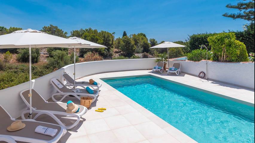 Villa for 8 people, with balcony/terrace and pool in Nerja
