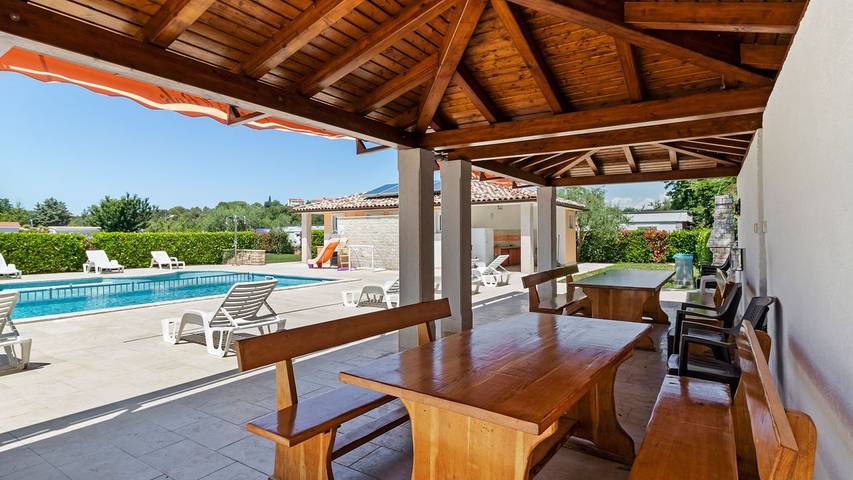 Camping per 6 persone, con piscina e giardino a Medolino