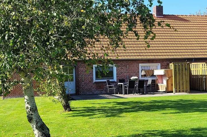 Ferienhaus für 6 Personen, mit Garten in Friederikensiel