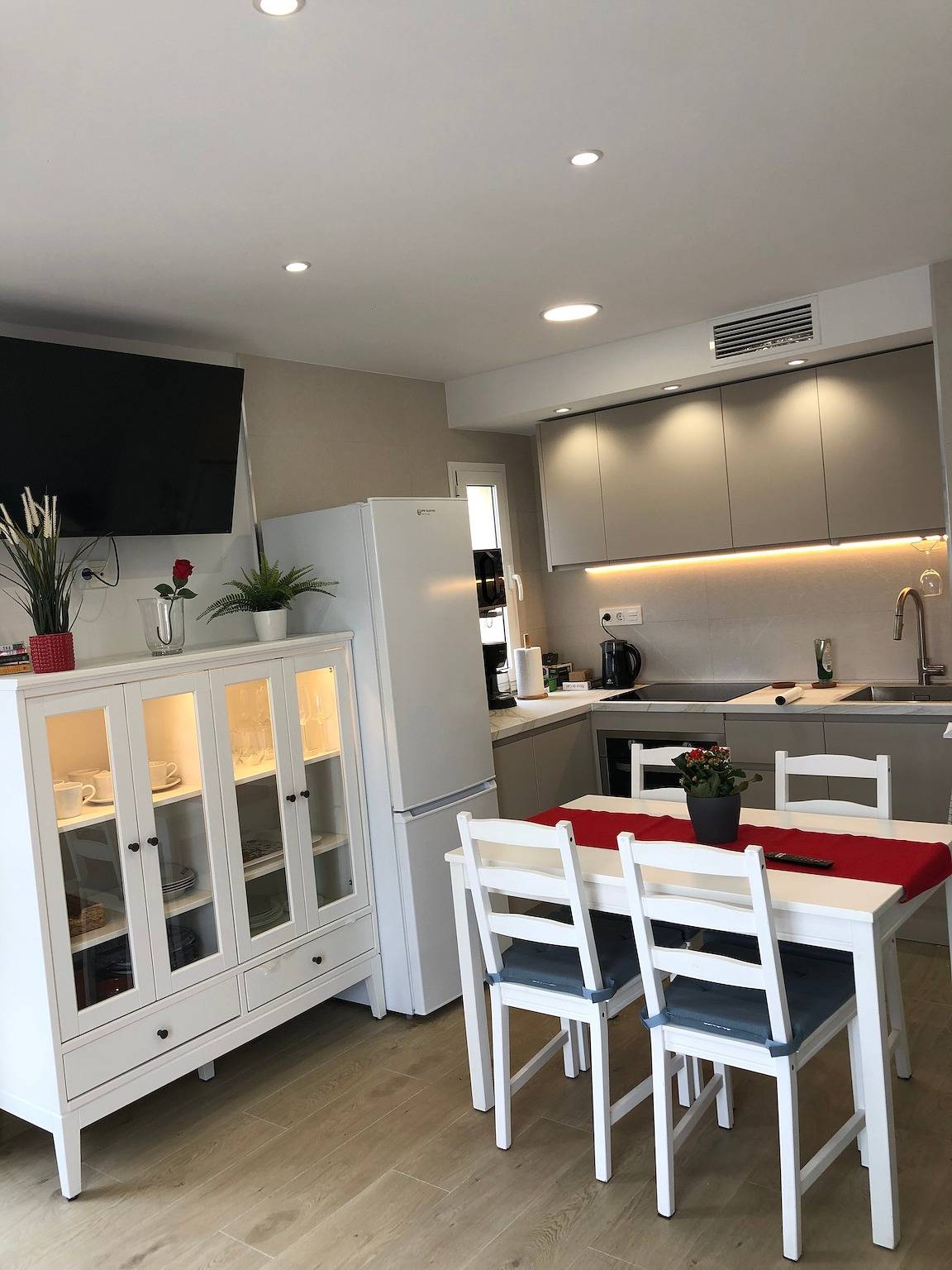 Hel leilighet, Apartment 'Aguila 900' with Private Terrace, Wi-Fi, and Air Conditioning in Benalmádena Costa, Benalmádena
