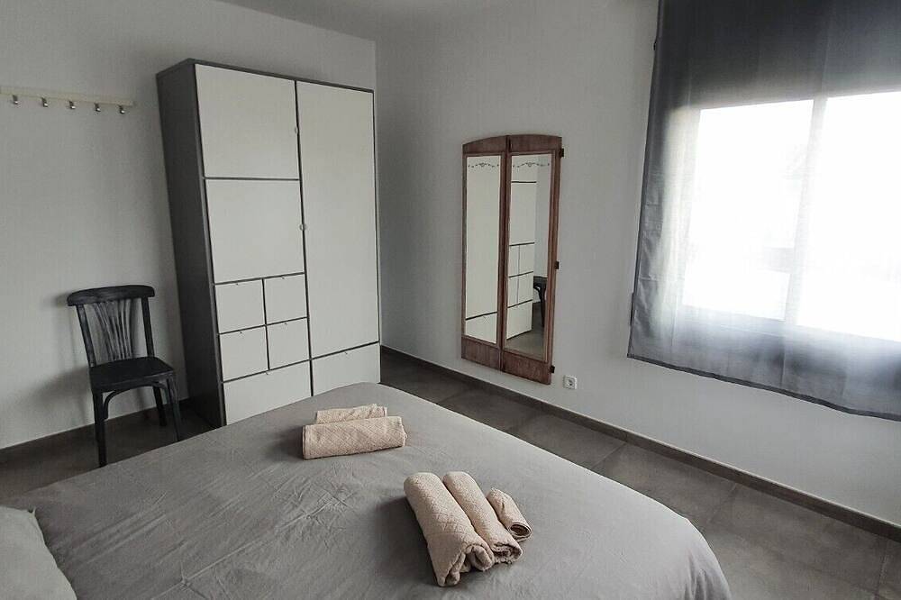 Town center house with private pool, wifi in Supermaresme, Caldes d'Estrac
