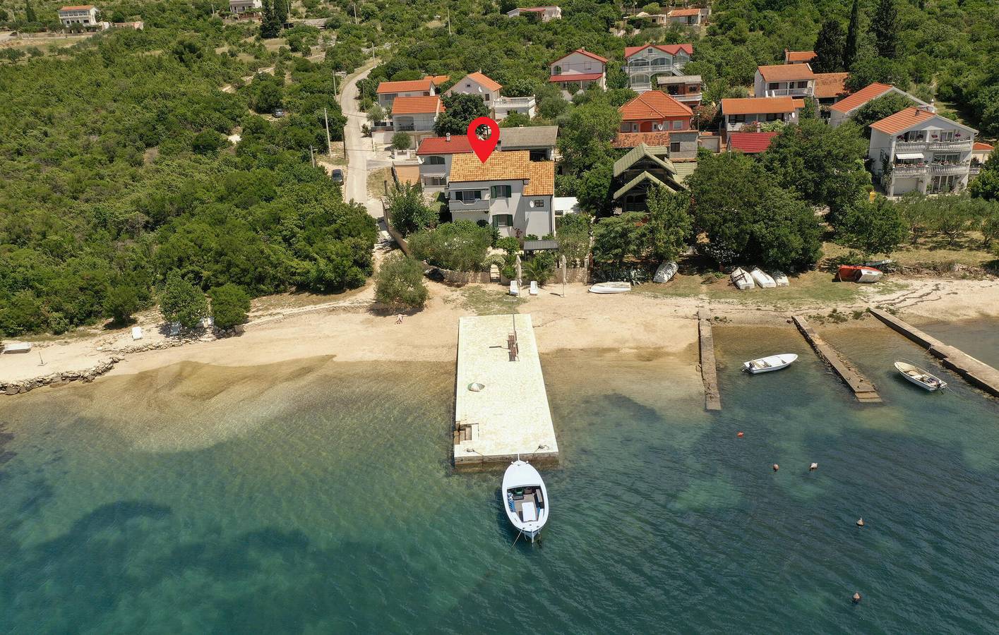 Ganze Ferienwohnung, Gemütliche Ferienwohnung mit Terrasse, WLAN und Parkplatz in der Nähe von Donji Karin in Donji Karin, Zadar