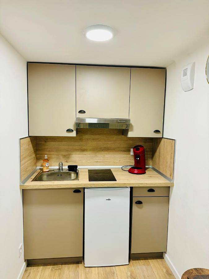 Appartement entier, One-Bedroom Apartment in Verneuil-en-Halatte, Oise