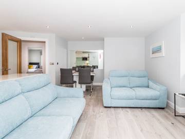 Log Cabin for 4 People in Newquay, Cornwall, Photo 3
