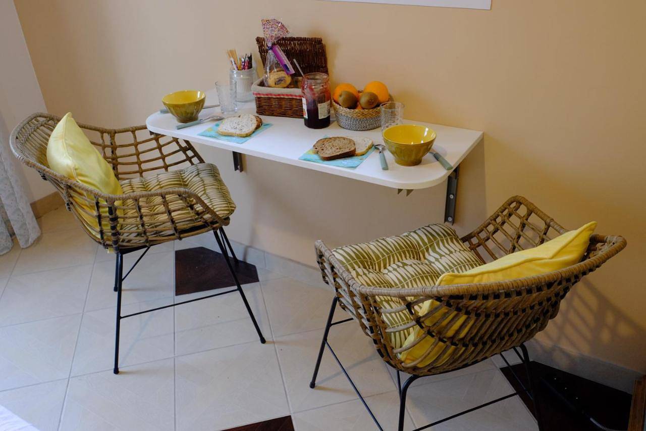 Appartement de vacances entier, Chambre indépendante entre mer et marais du littoral, Salle de bain et Wc privatifs , kitchenette et terrasse partagées in Fontenay-sur-Mer, Région de Cherbourg