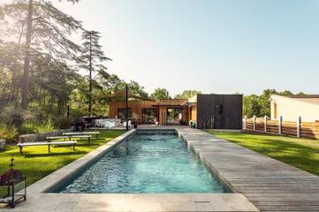 Cottage pour 7 personnes, avec piscine ainsi que vue et jardin à Villevieille