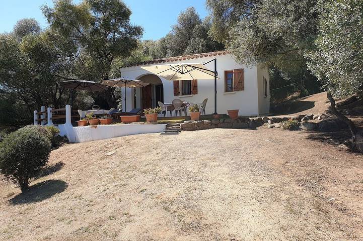 Freistehende Ferienvilla, Meerblick, 100 m zum Strand, 8.500 m² Grdst. in Tiuccia, Casaglione