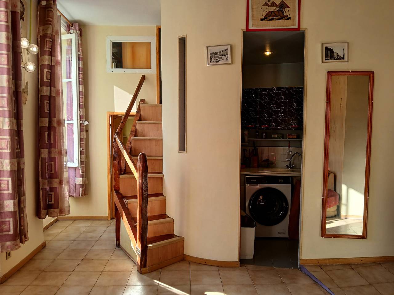 Entire apartment, Apartment 'Loft Americain Centre Ville' with Wi-Fi in Marseille, Marseille region