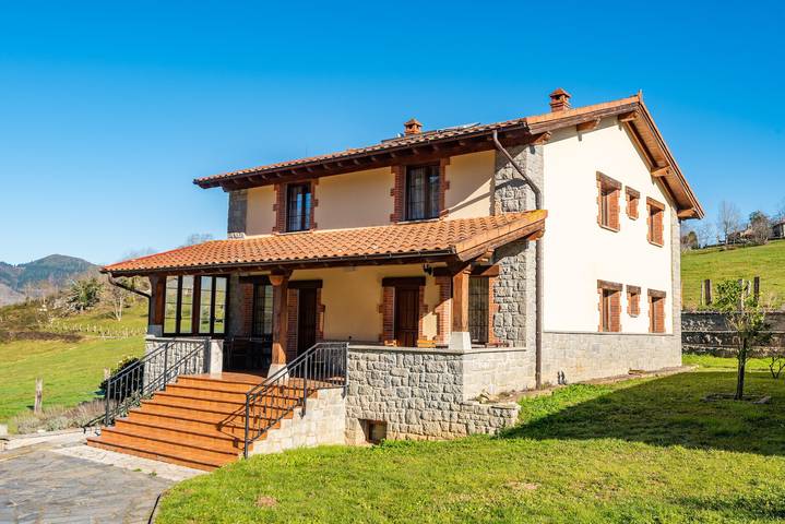 Casa rural para 6 personas, con jardín, Se admiten mascotas en