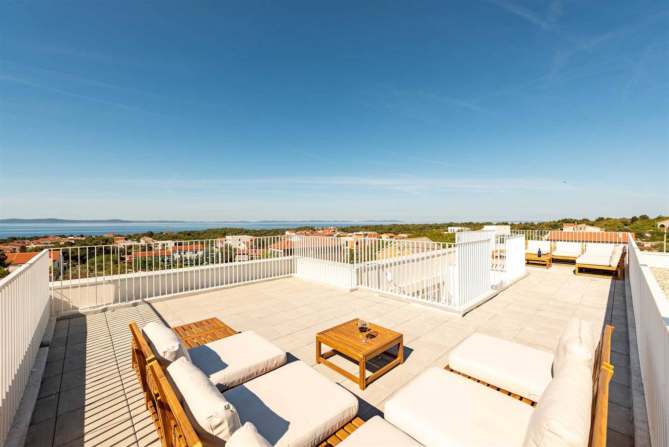 Geheel appartement, Heated pool | Modern apartment for 4-6 people | Sea view | Quiet location in Vir