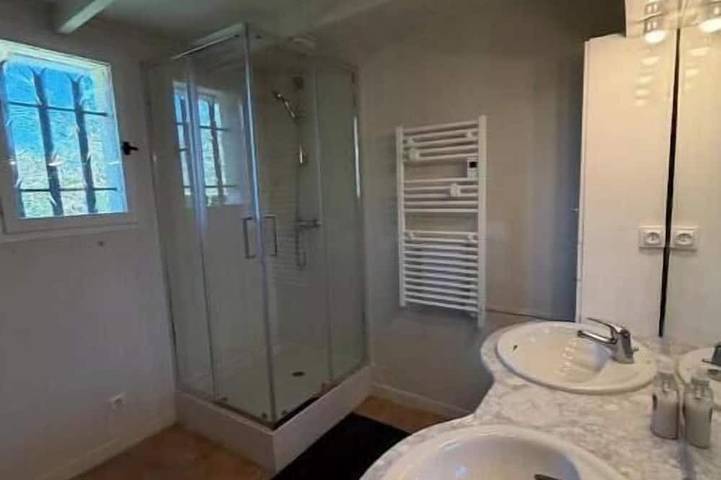 Location de vacances pour 6 personnes, avec jardin à Chanac - 4