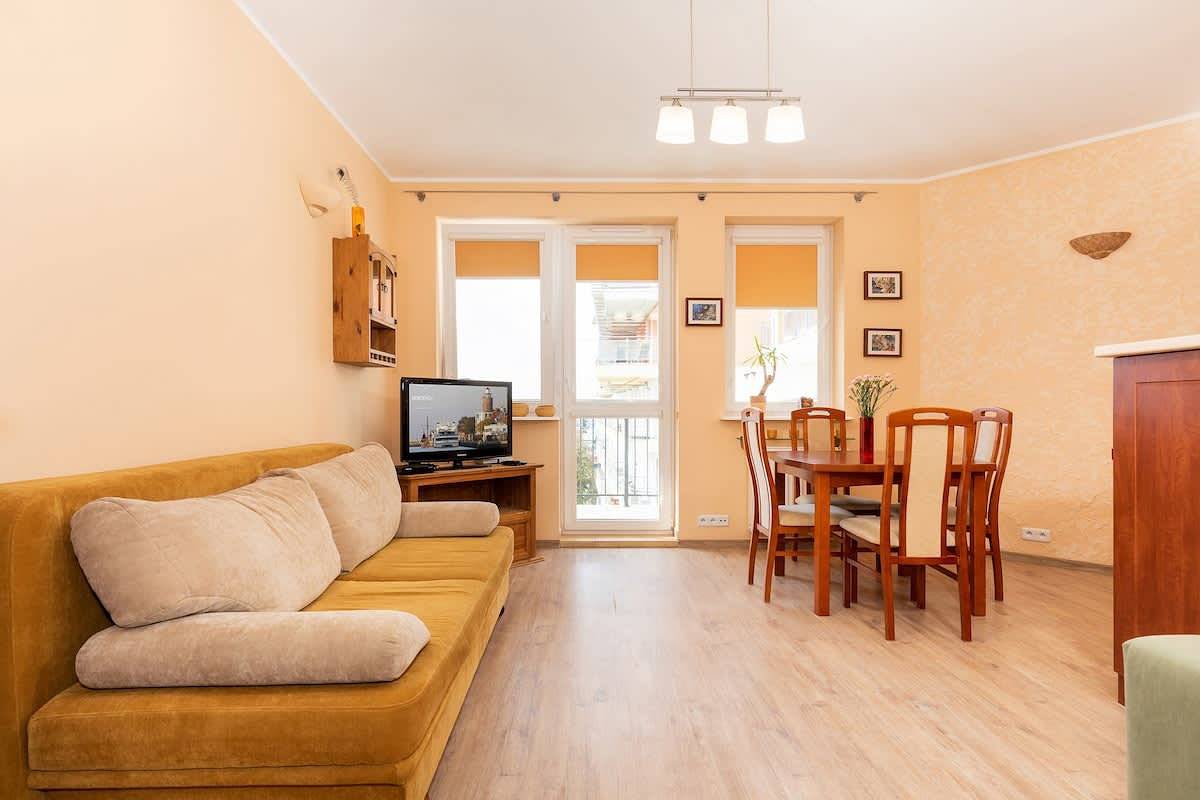 Apartamento entero, Cozy Apartment | Balcony, Parking, Close to the Beach in Kołobrzeg, Mar Baltico Polonia