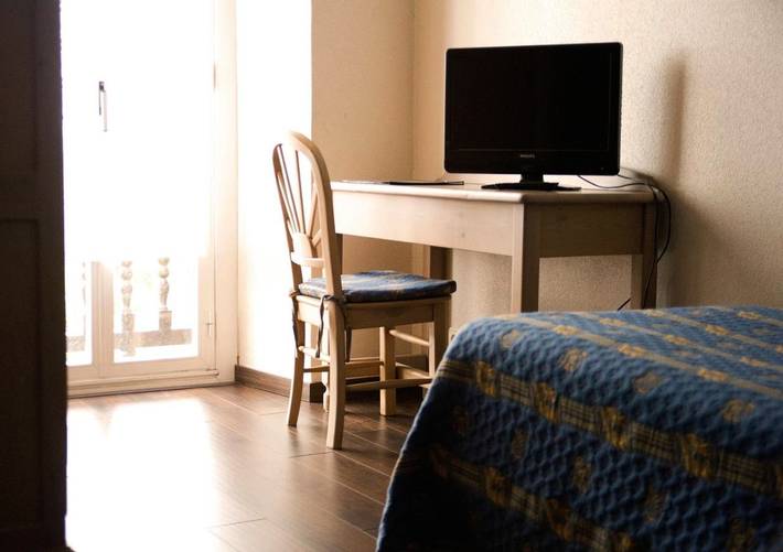 Hotel para 2 personas, con jardín y terraza en Pirineo Navarro - 3